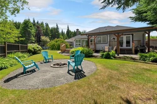545 Sunset Pl, Port Mcneill, BC 