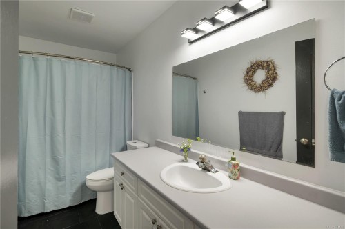 545 Sunset Pl, Port Mcneill, BC 
