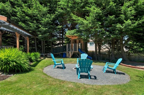 545 Sunset Pl, Port Mcneill, BC 