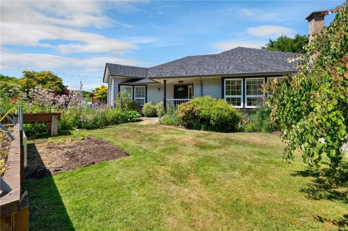 545 Sunset Pl, Port Mcneill, BC 