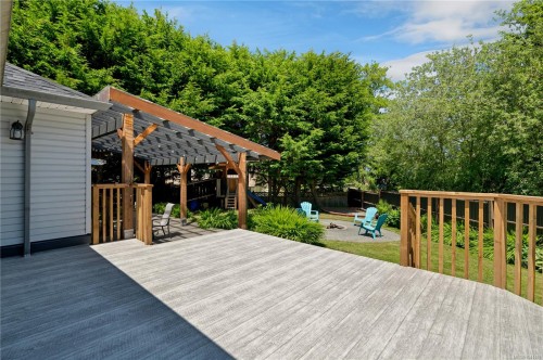 545 Sunset Pl, Port Mcneill, BC 