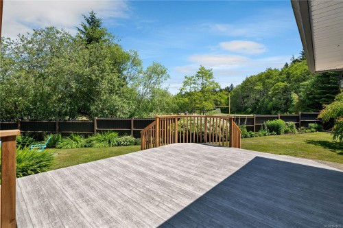 545 Sunset Pl, Port Mcneill, BC 