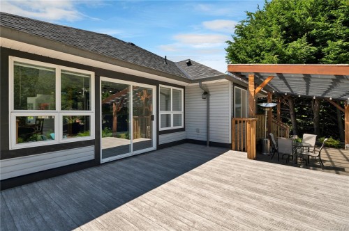 545 Sunset Pl, Port Mcneill, BC 