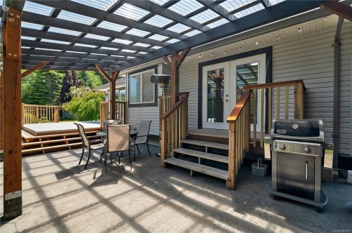 545 Sunset Pl, Port Mcneill, BC 