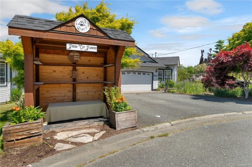 545 Sunset Pl, Port Mcneill, BC 