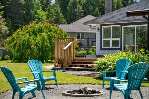 545 Sunset Pl, Port Mcneill, BC 