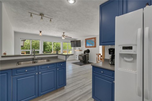 545 Sunset Pl, Port Mcneill, BC 