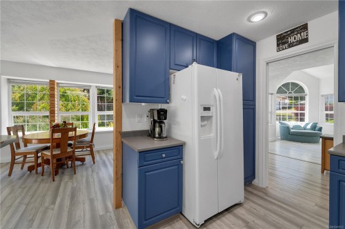 545 Sunset Pl, Port Mcneill, BC 