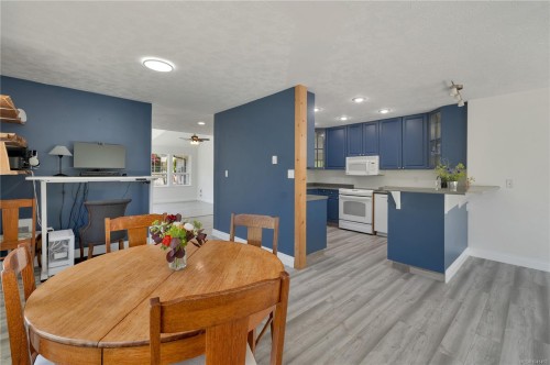 545 Sunset Pl, Port Mcneill, BC 
