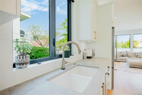 63 Boyd St, Victoria, BC 