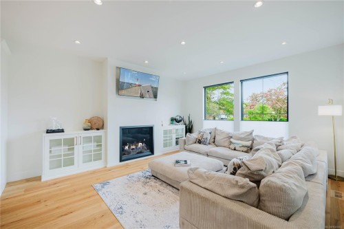 63 Boyd St, Victoria, BC 
