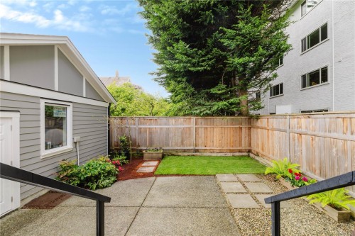 63 Boyd St, Victoria, BC 