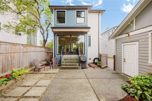 63 Boyd St, Victoria, BC 