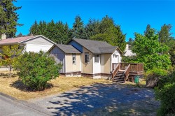 1554 Bartlett St Nanaimo, BC V9S 1C2