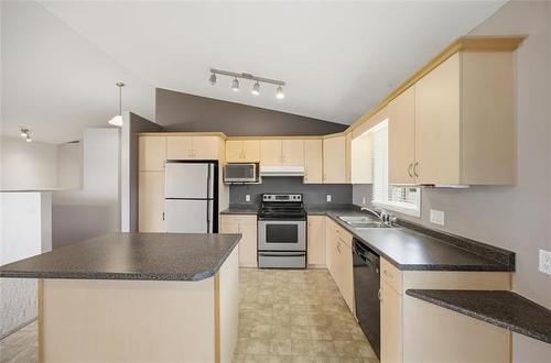 19 Ridgeview Pl, Blumenort, MB 