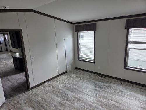 9 Spine Cr, Winnipeg, MB 