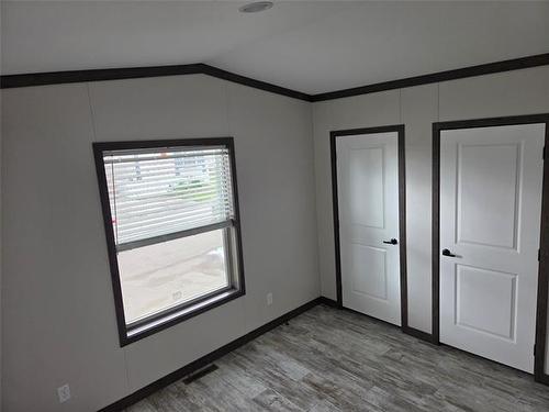 9 Spine Cr, Winnipeg, MB 