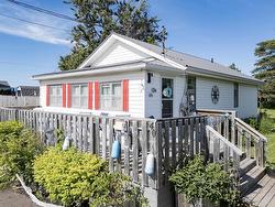 40 Walton Street  Pugwash, NS B0K 1L0