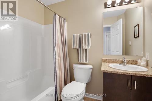 Main Bath - 577 Ashbourne Crescent, Ottawa, ON 