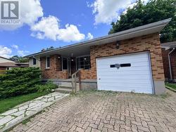 B - 63 PAPERBIRCH CRESCENT STREET London North, ON N6G 1L8