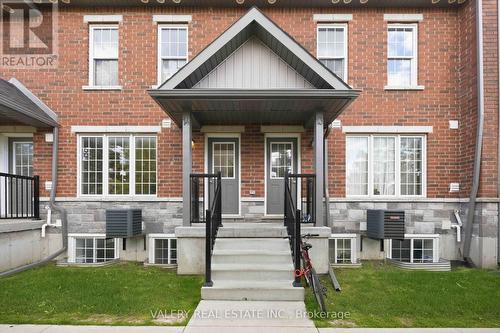 14 - 250 PENETANGUISHENE ROAD  Barrie, ON L4M 7C2
