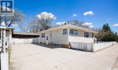 1204 3Rd Avenue Nw, Moose Jaw, SK 