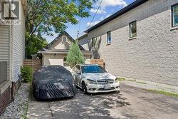 43 WHITFIELD Avenue  Hamilton, ON L8L 4B5
