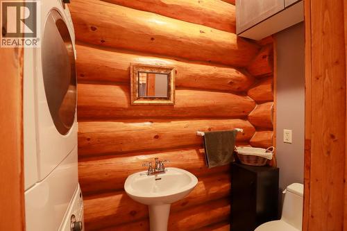 3901 Cottonwood Lane, Naramata, BC - Indoor Photo Showing Bathroom