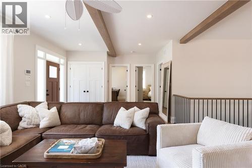 2195 Courtland Drive, Burlington, ON - Indoor Photo Showing Living Room