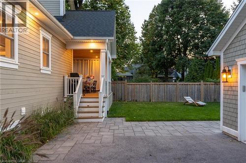 2195 Courtland Drive, Burlington, ON - Outdoor