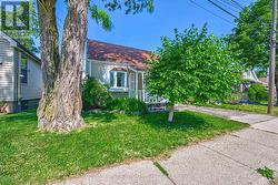 44 EAST 32ND STREET  Hamilton, ON L8V 3R6
