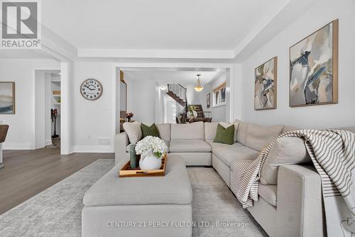 1477 Mockingbird Square, Pickering, ON 
