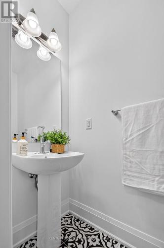 1477 Mockingbird Square, Pickering, ON 