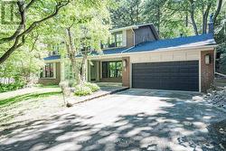 1 CAMPBELL CRESCENT Toronto, ON M2P 1P1