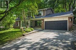 1 CAMPBELL CRESCENT Toronto, ON M2P 1P1