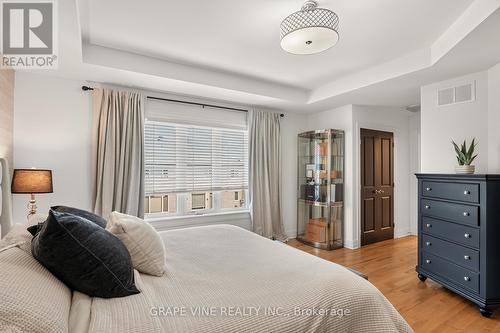 523 Adamson Crescent, Ottawa, ON 