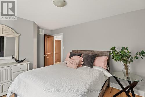 523 Adamson Crescent, Ottawa, ON 