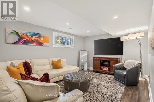 523 Adamson Crescent, Ottawa, ON 