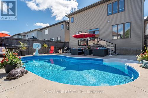 523 Adamson Crescent, Ottawa, ON 