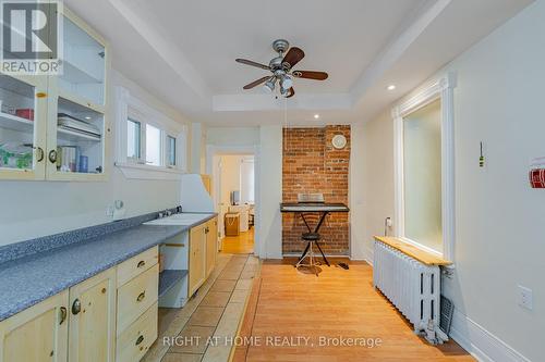 B - 220 LYON STREET N , Ottawa, Ontario K1R 5V7 4
