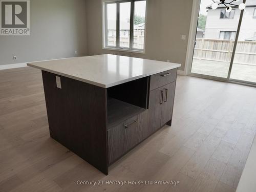28 Sycamore Drive, Tillsonburg, ON - Indoor