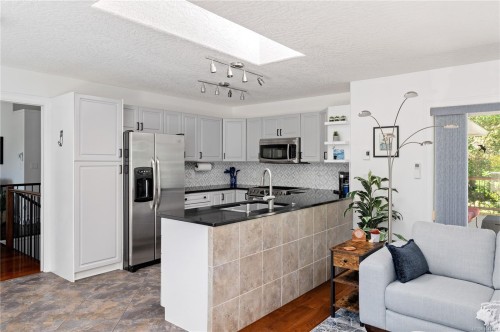 222 Ashley Pl, Langford, BC 