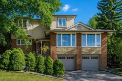 17 Valentine Drive Toronto, ON M3A 3J5