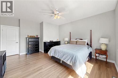 18 Gateway Avenue, West Lincoln, ON - Indoor Photo Showing Bedroom