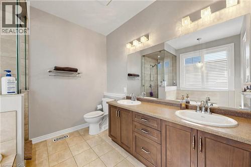 18 Gateway Avenue, West Lincoln, ON - Indoor Photo Showing Bathroom