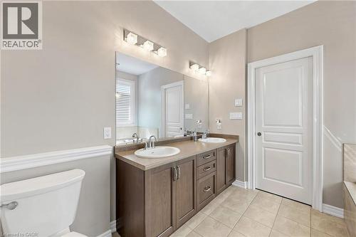 18 Gateway Avenue, West Lincoln, ON - Indoor Photo Showing Bathroom