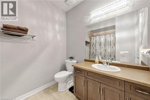 18 Gateway Avenue, West Lincoln, ON - Indoor Photo Showing Bathroom