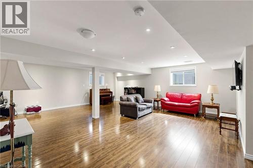 18 Gateway Avenue, West Lincoln, ON - Indoor Photo Showing Other Room