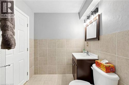 18 Gateway Avenue, West Lincoln, ON - Indoor Photo Showing Bathroom