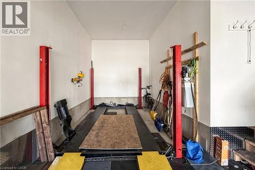 18 Gateway Avenue, West Lincoln, ON - Indoor Photo Showing Other Room